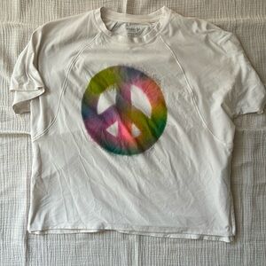 Old navy peach sign graphic tee, size medium